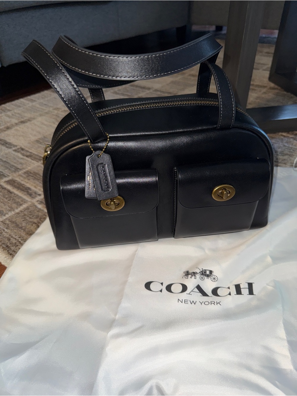 Coach Black Leather TurnLock Double-Pocket Shoulder Bag Never Worn Large Size